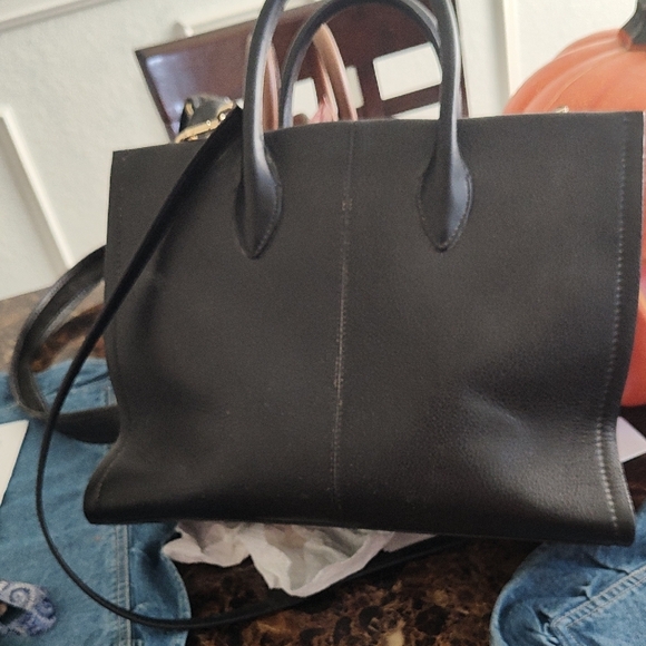 Michael Kors Black Leather Handbag with Gold Details - Picture 2 of 2